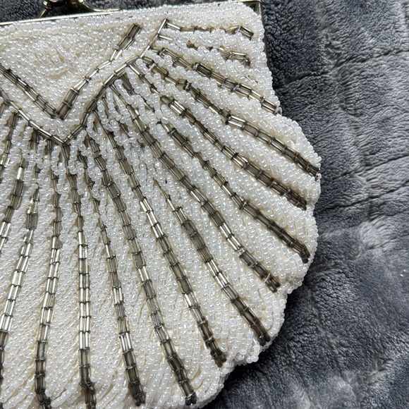 Vintage white beaded evening clutch/ bag /purse - Picture 12 of 15